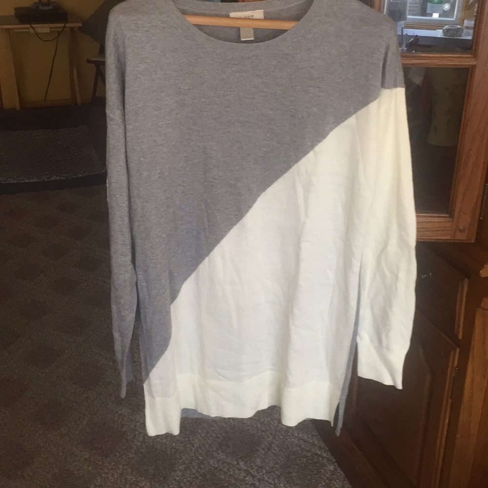Sweater gray and white
